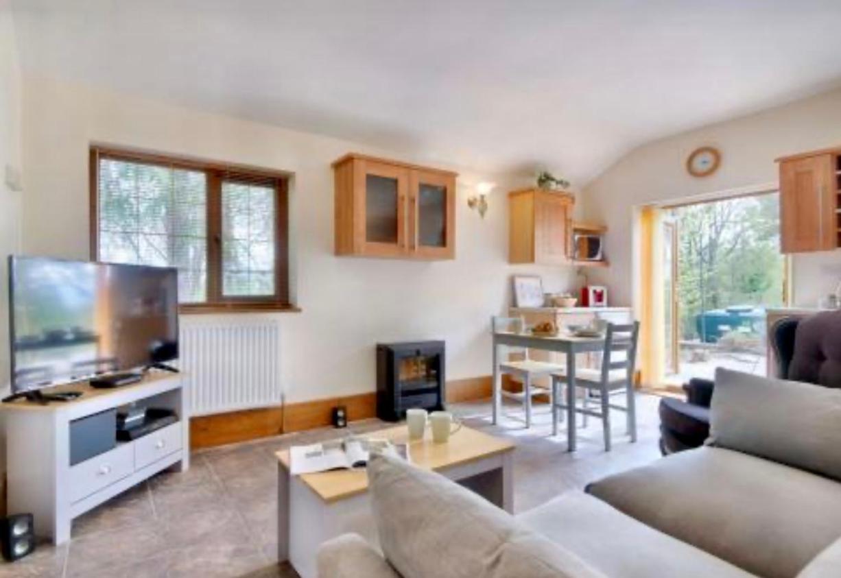 Mountain View Cottage, Hot Tub , Stunning Views Llanhamlach ภายนอก รูปภาพ