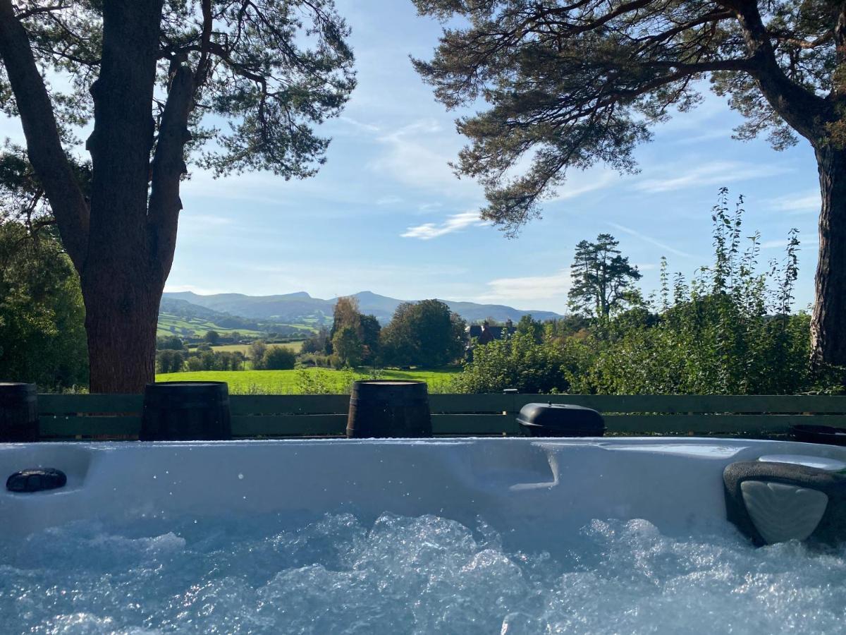Mountain View Cottage, Hot Tub , Stunning Views Llanhamlach ภายนอก รูปภาพ