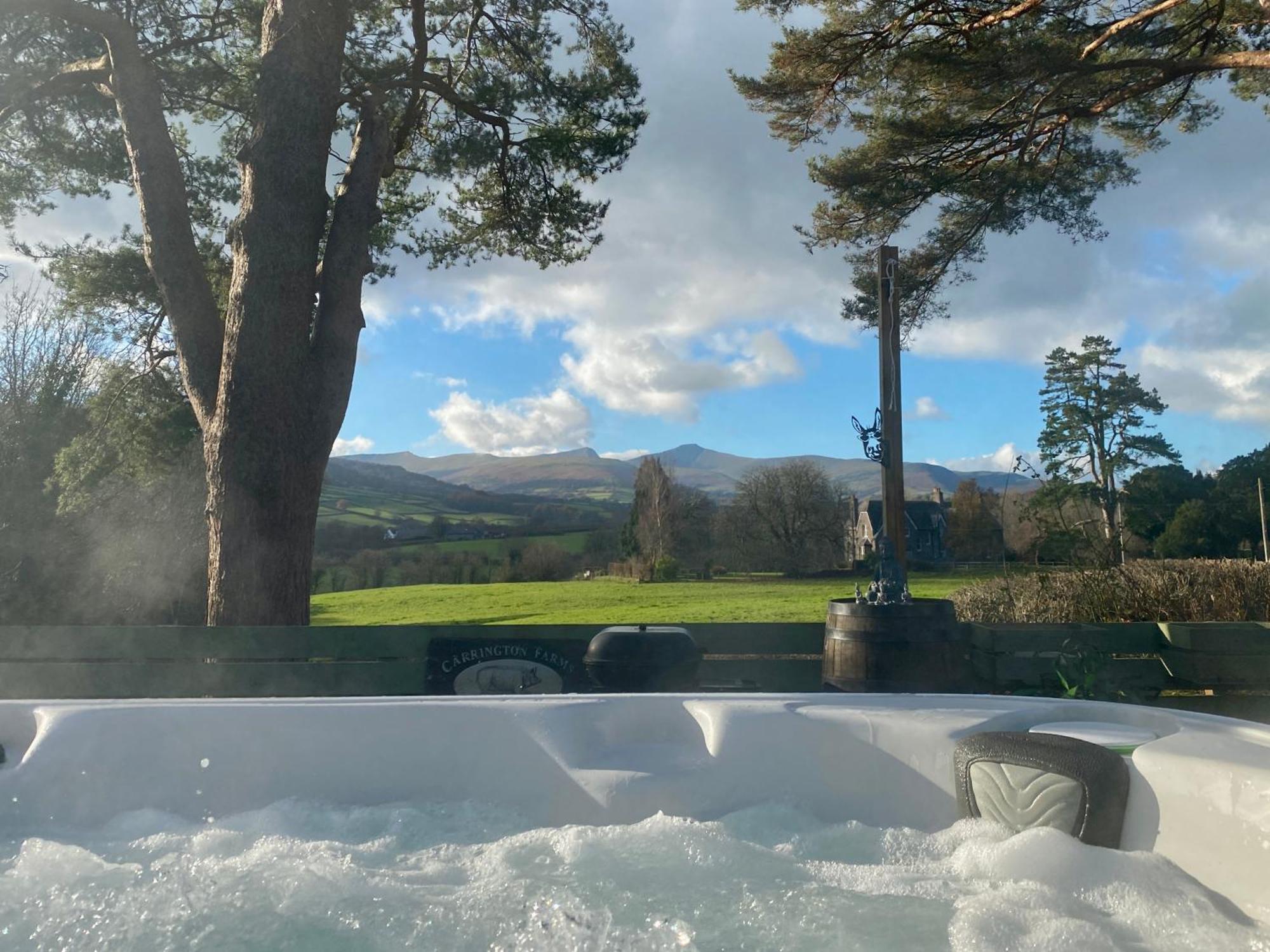 Mountain View Cottage, Hot Tub , Stunning Views Llanhamlach ภายนอก รูปภาพ
