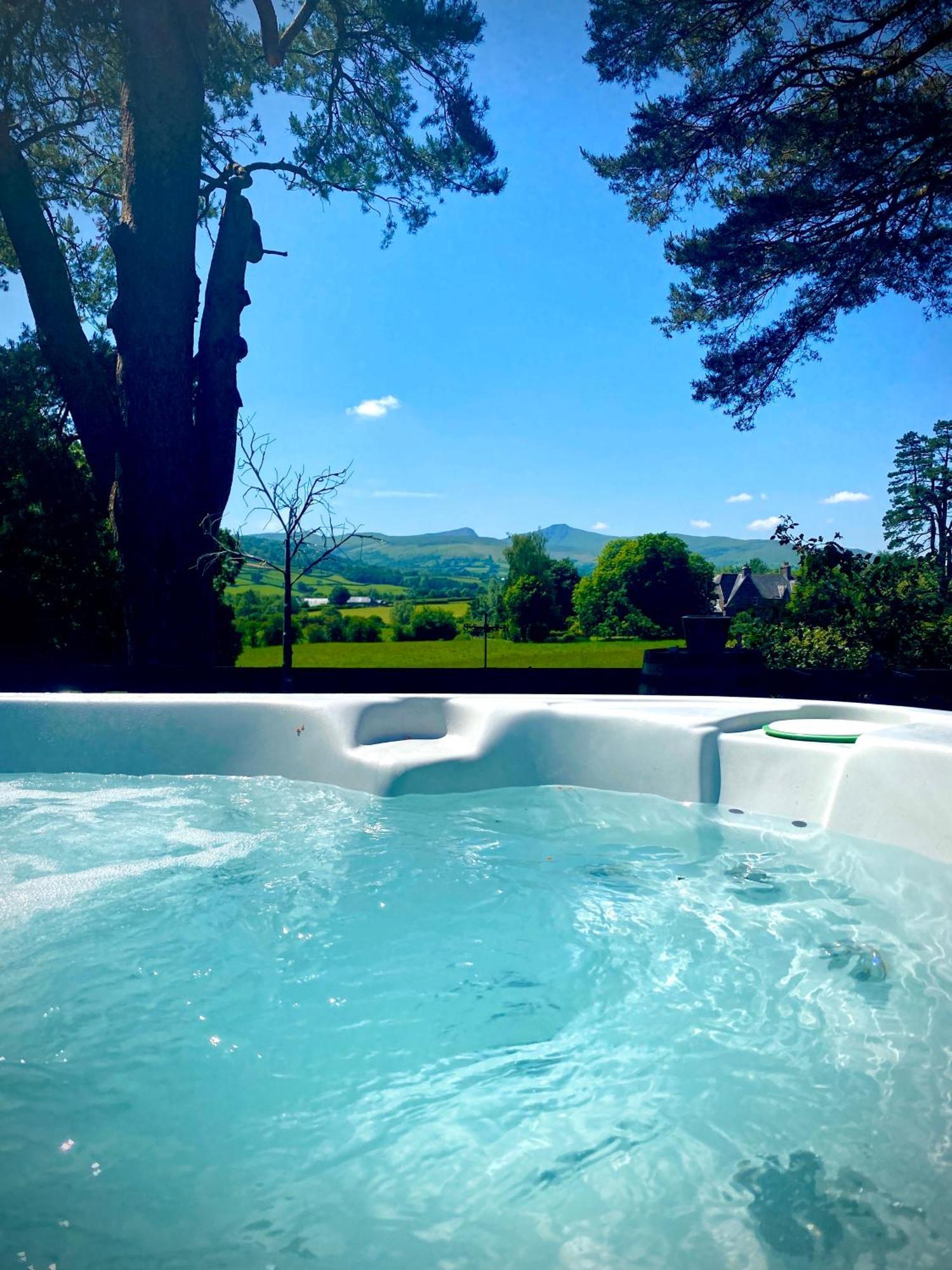 Mountain View Cottage, Hot Tub , Stunning Views Llanhamlach ภายนอก รูปภาพ