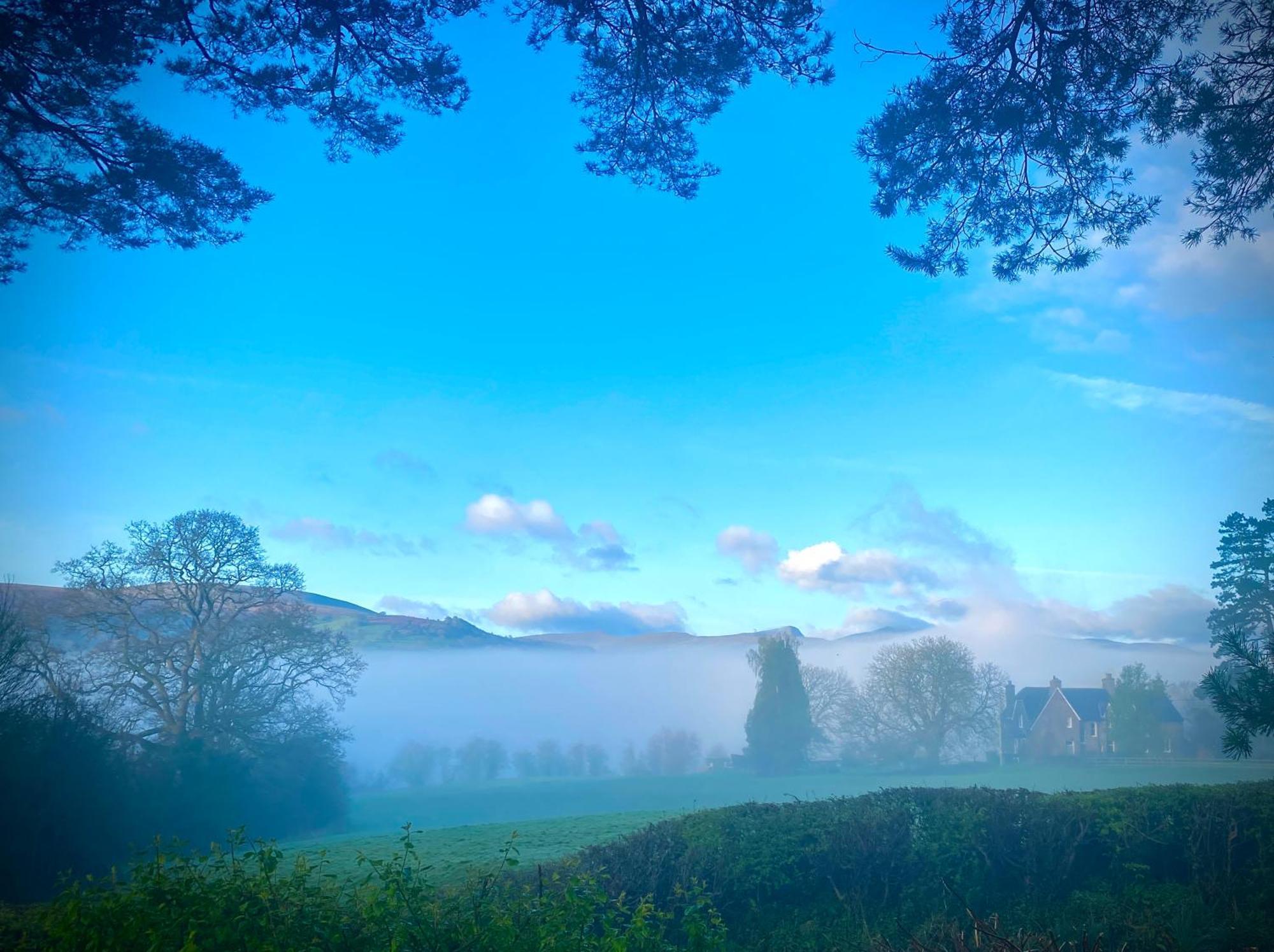 Mountain View Cottage, Hot Tub , Stunning Views Llanhamlach ภายนอก รูปภาพ